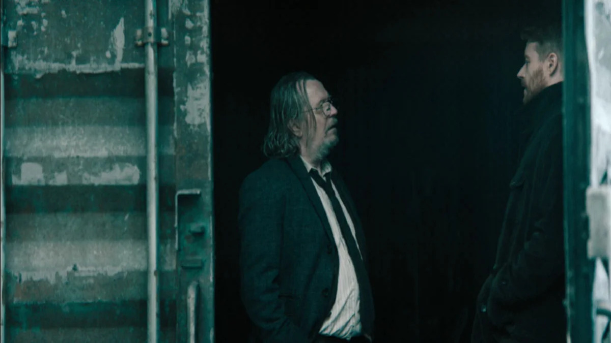 Una scena della prima puntata di Slow Horses 6
