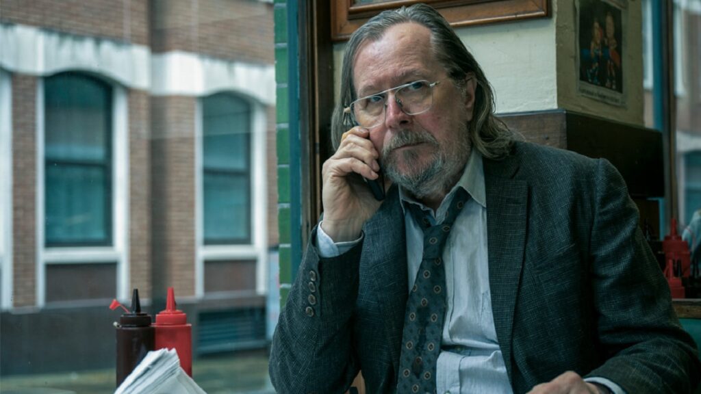Gary Oldman in una scena di Slow Horses, una delle migliori serie tv di settembre