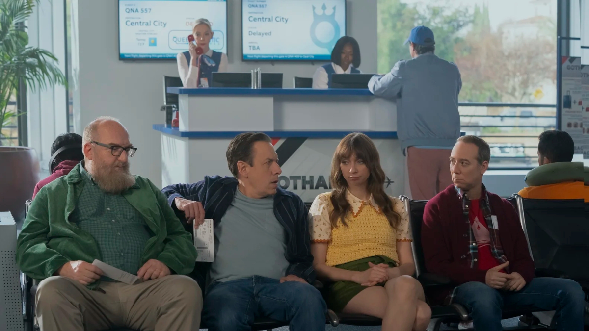 Bert, Stuart, Denise e Kripke, in attesa di partire per la città dove vive Flash, in Stuart Fails to Save The Universe