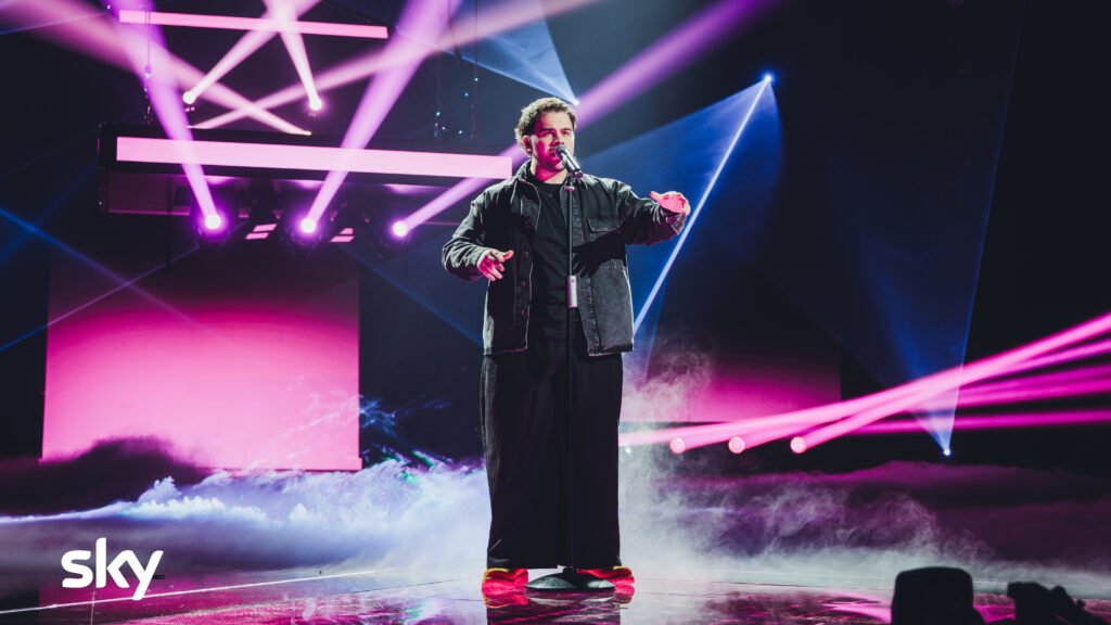 Giacomo Calò al primo Live di X Factor 2026 - Immagini concesse da Sky Italia