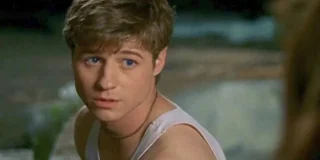 Benjamin McKenzie รจ uno degli attori delle serie tv piรน vecchi nei panni di un adolescente